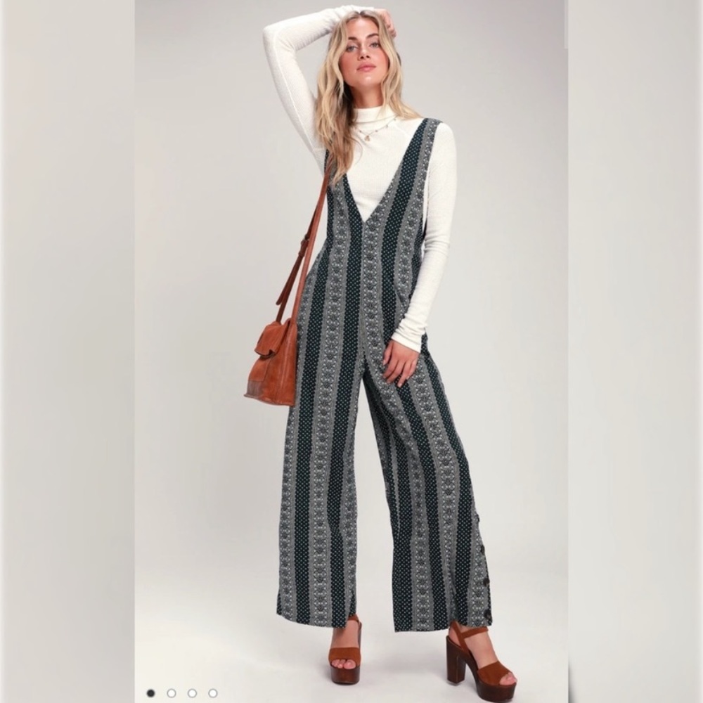 Lulu’s Jumpsuit Olive Patterned Stripe NWOT - Picture 1 of 3